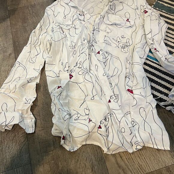 Milk & Honey small abstract button down - Picture 4 of 8